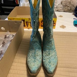 Women’s Corral turquoise western boot.